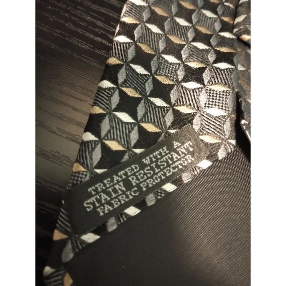 Van Heusen 100% Silk Stain Resistant‎ Men's Neck Tie